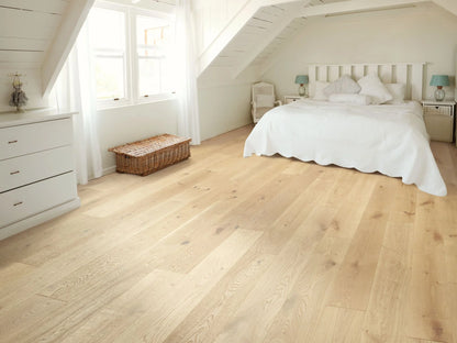 Shaw Sw485 Castlewood Oak 7-1/2" Wide Wire Brushed Engineered Hardwood Flooring - Baroque