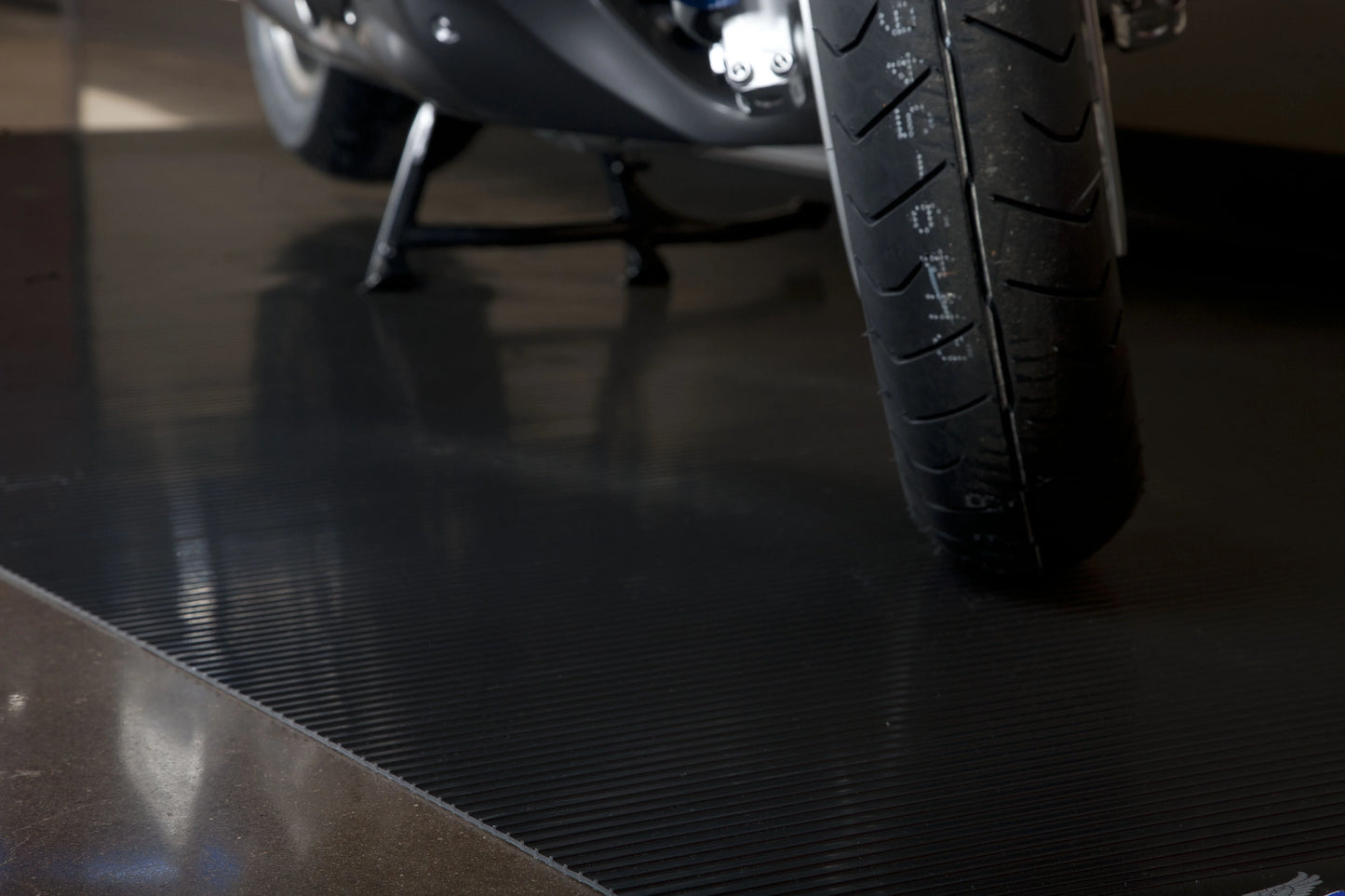 G-Floor 5' x 10' Ribbed Motorcycle Mat - Midnight Black
