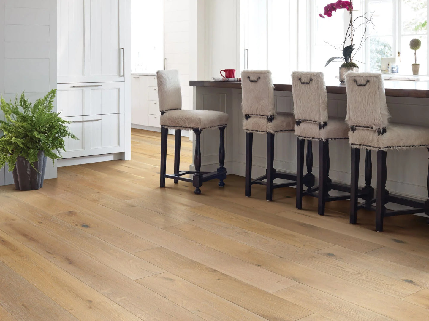 Shaw Sw485 Castlewood Oak 7-1/2" Wide Wire Brushed Engineered Hardwood Flooring - Baroque