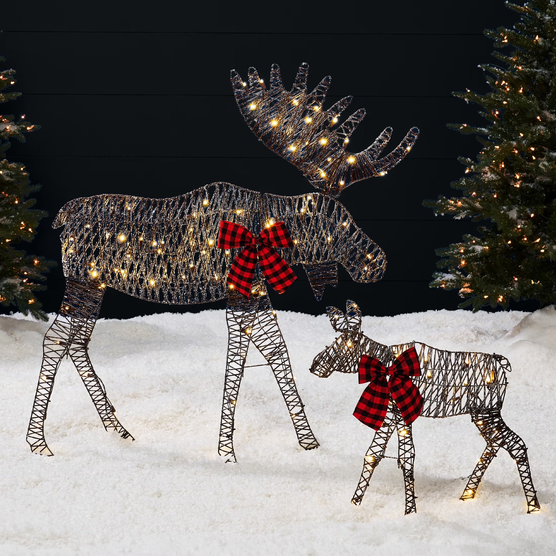 Best Choice Products 4ft 2-Piece Lighted 2D Christmas Moose Set Outdoor Decor w/125 LED Lights, Stakes - Rattan