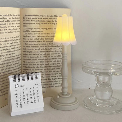 Tzgsonp Retro Table Lamp LED Night Light Ornaments Home Decor Bedroom Bedside Lamp Floor Lamp Lighting Aesthetic Room Decor